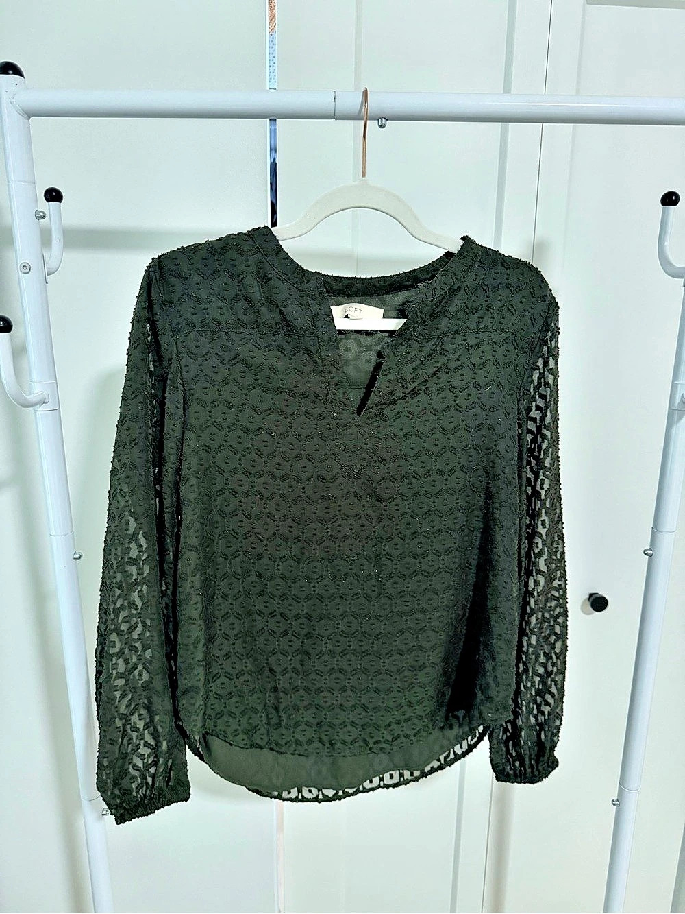 LOFT Geometric Lace Blouse in Green Size Small Like New